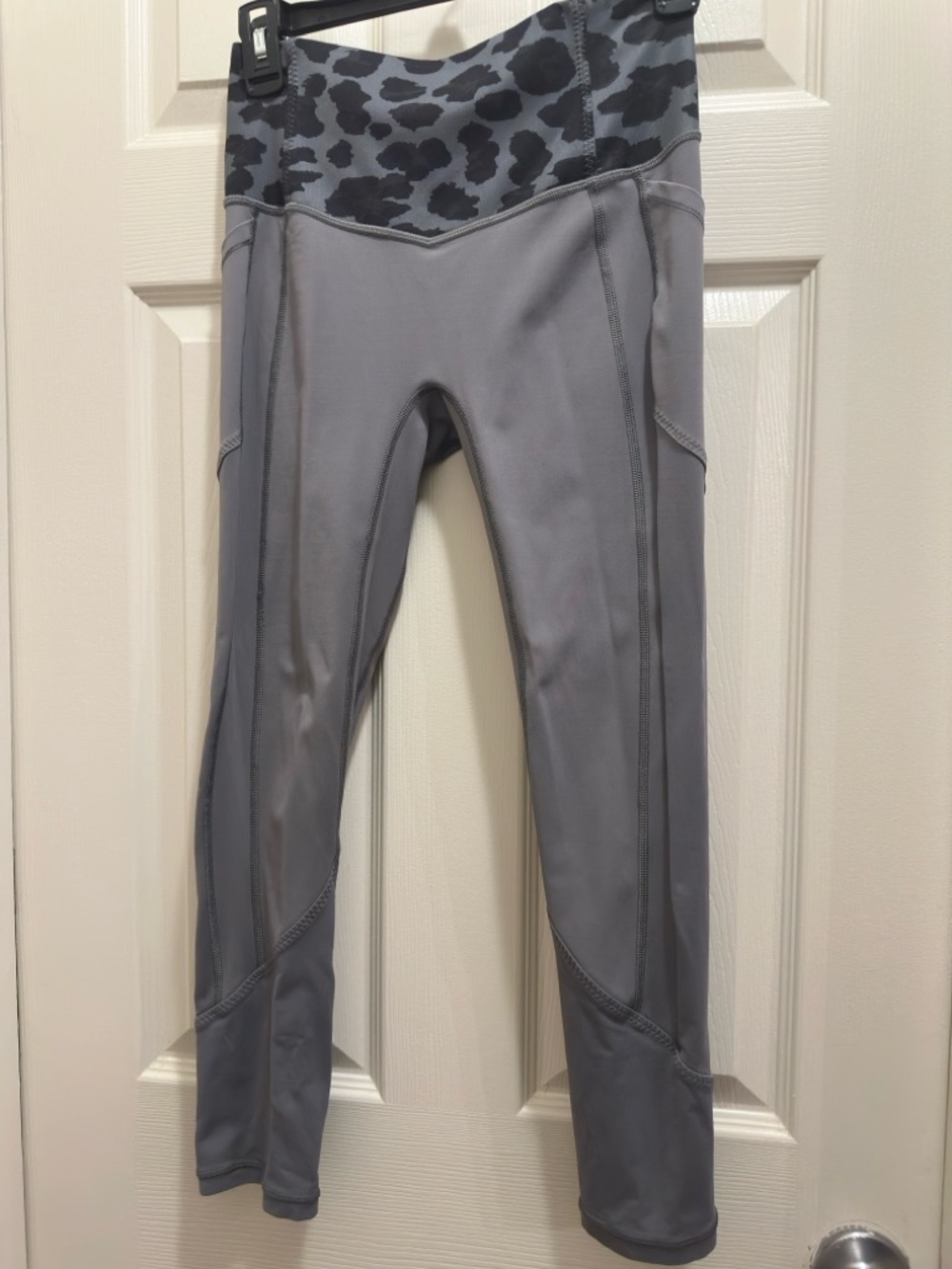Lululemon leggings size 6